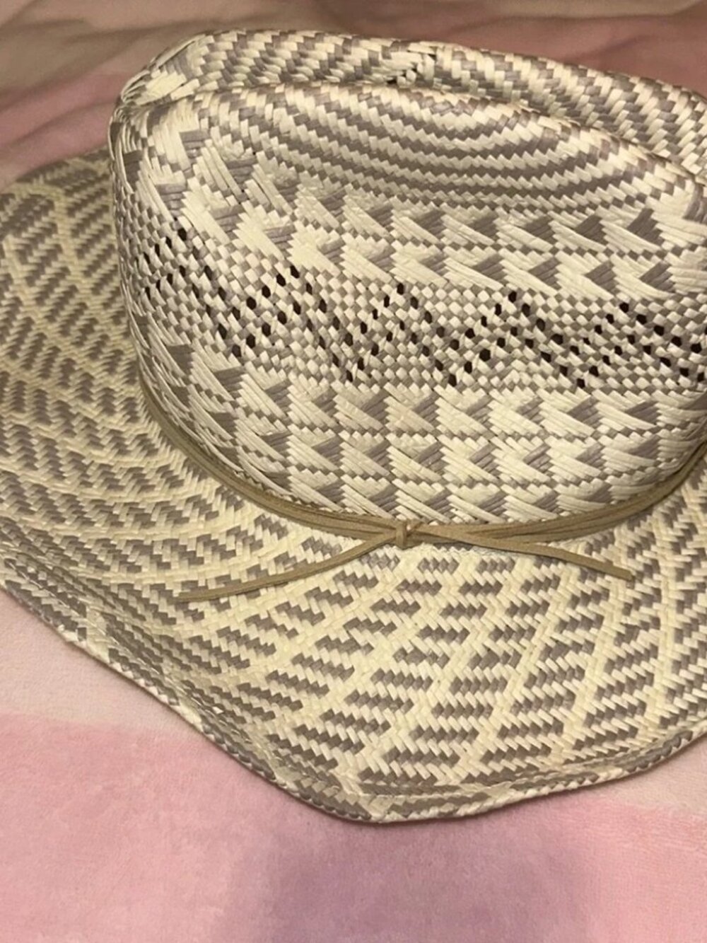 NWT‎ White & Grey Bow Beach Hat - Picture 3 of 3